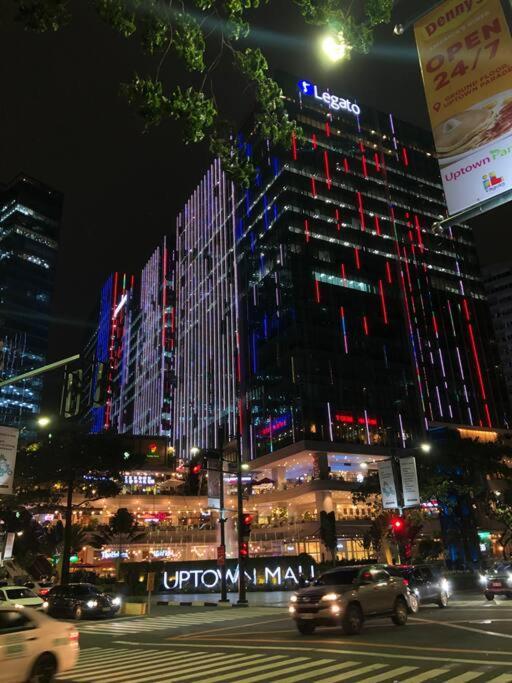 Apartment Uptown Parksuites Bgc Family 2bed 1br Balcony, Netflix *