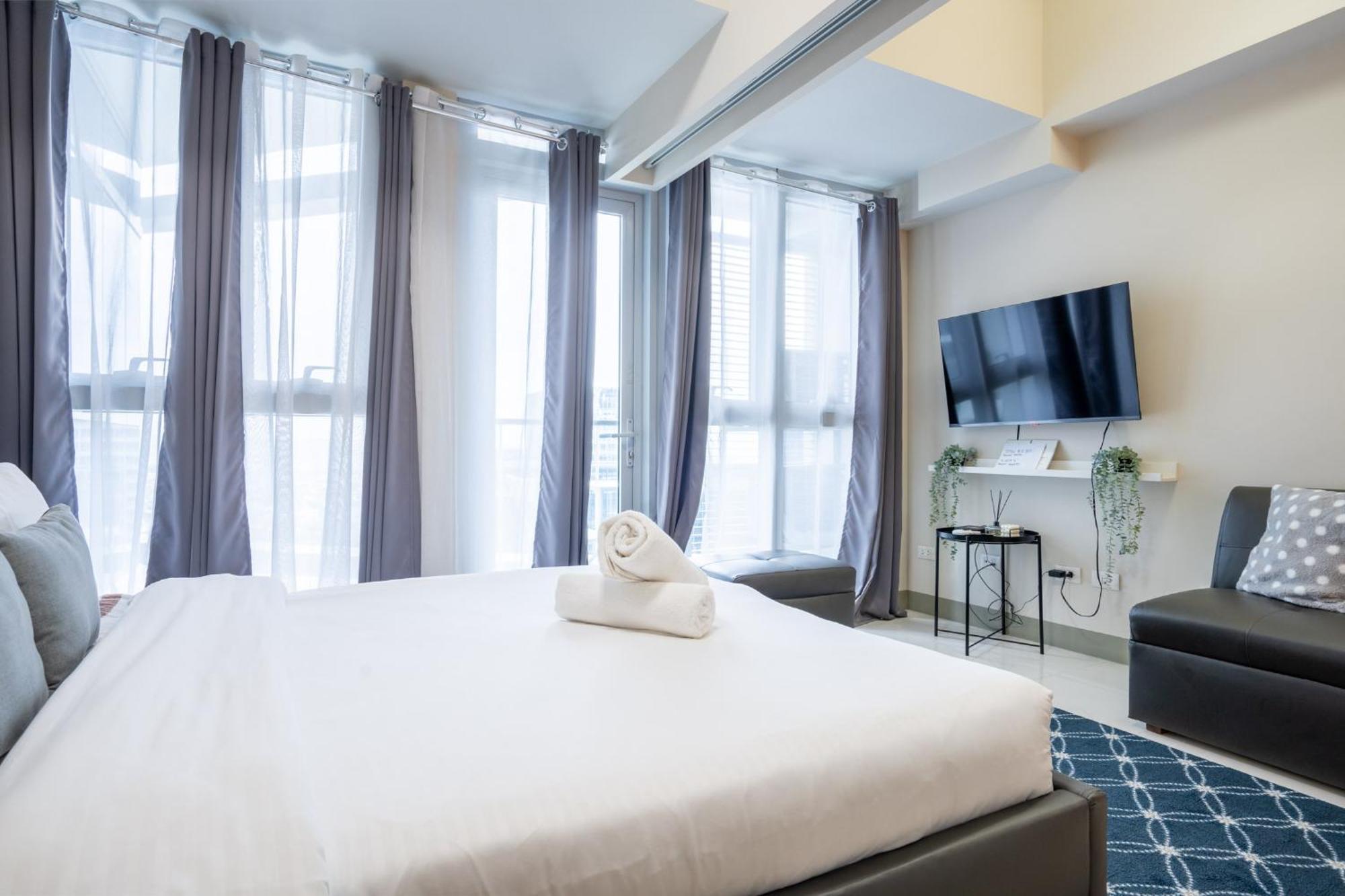 Apartment Uptown Parksuites Bgc Family 2bed 1br Balcony, Netflix *
