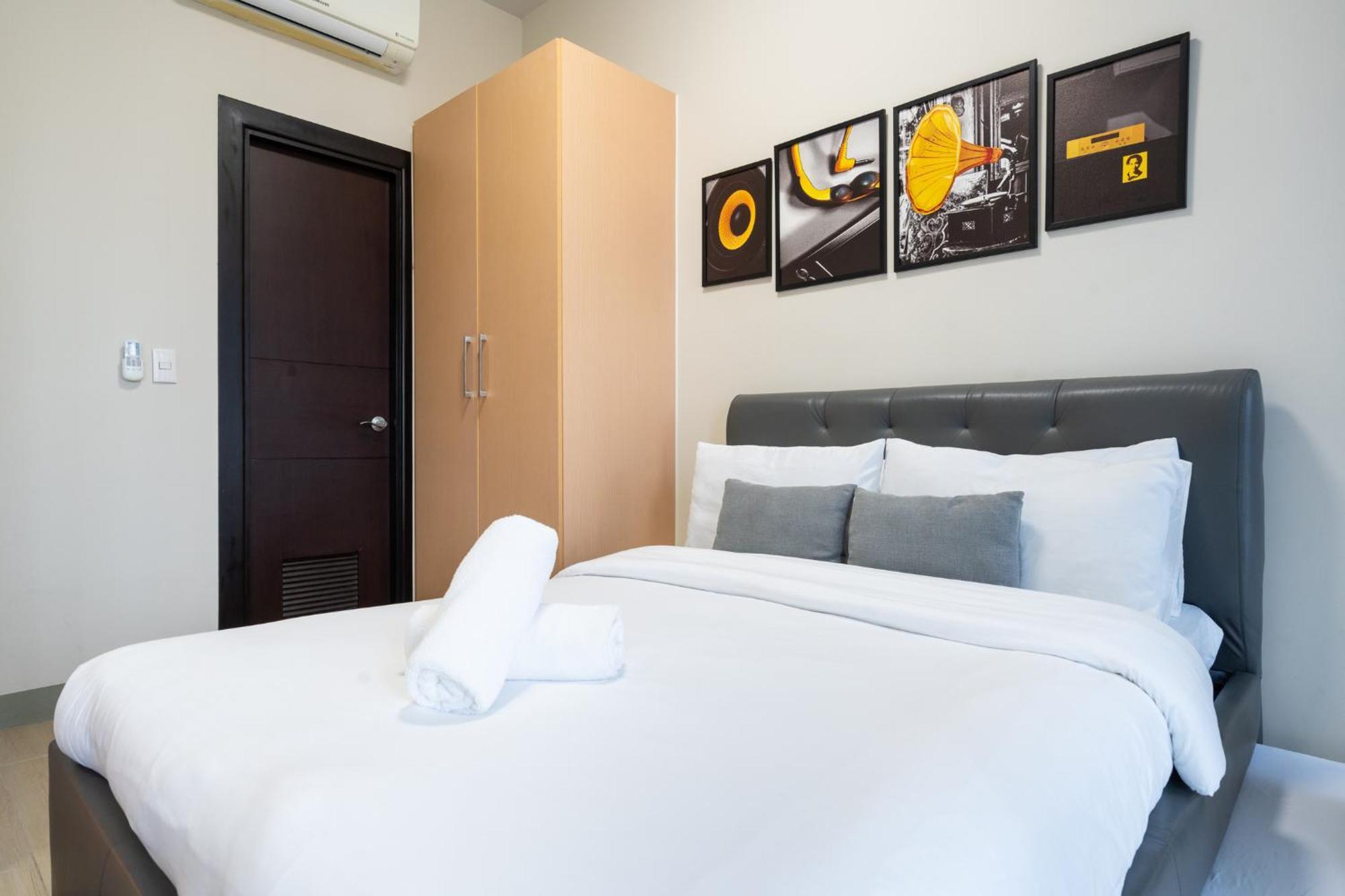 Uptown Parksuites Bgc Family 2bed 1br Balcony, Netflix *
