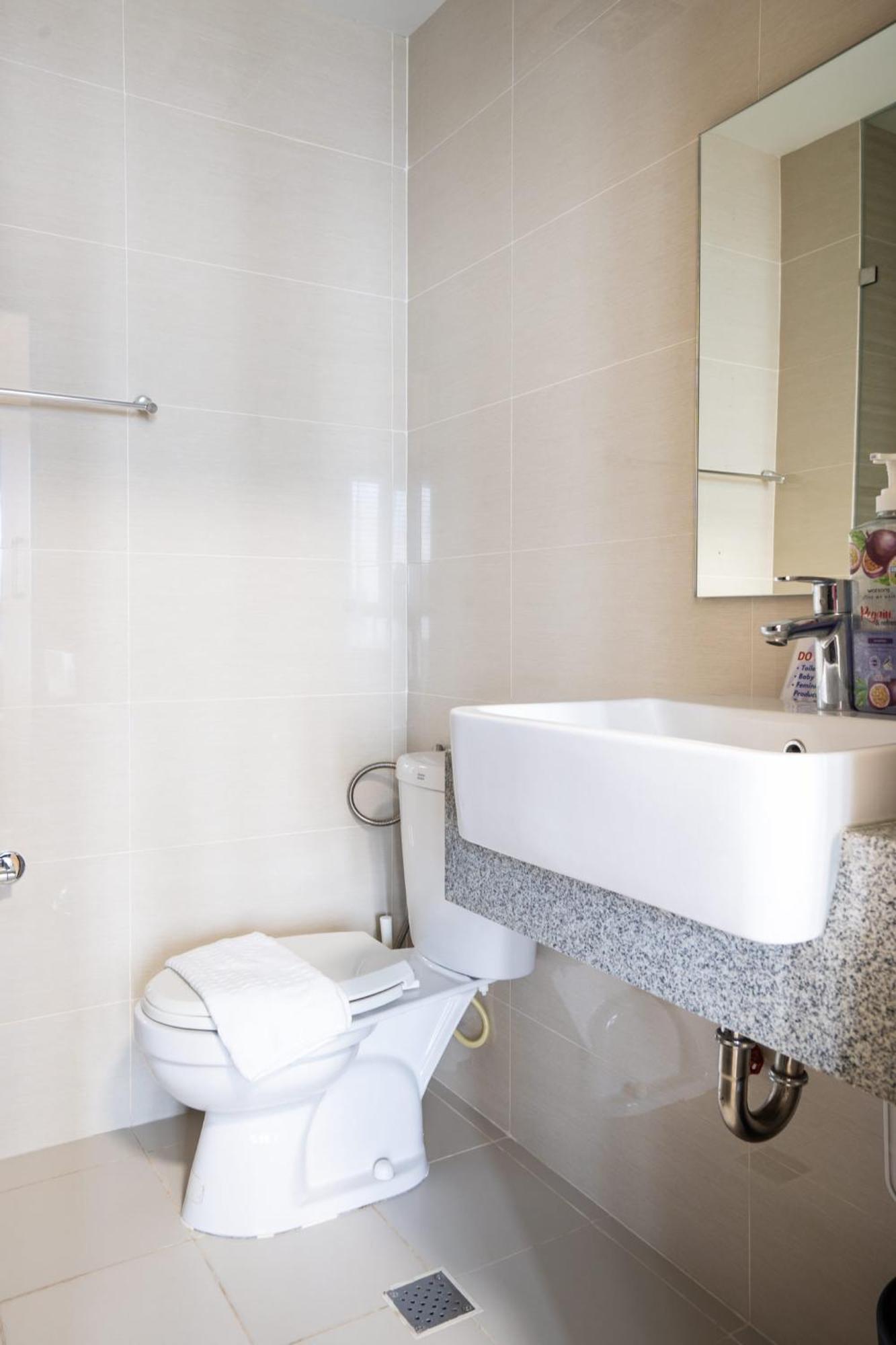 Uptown Parksuites Bgc Family 2bed 1br Balcony, Netflix Apartment *
